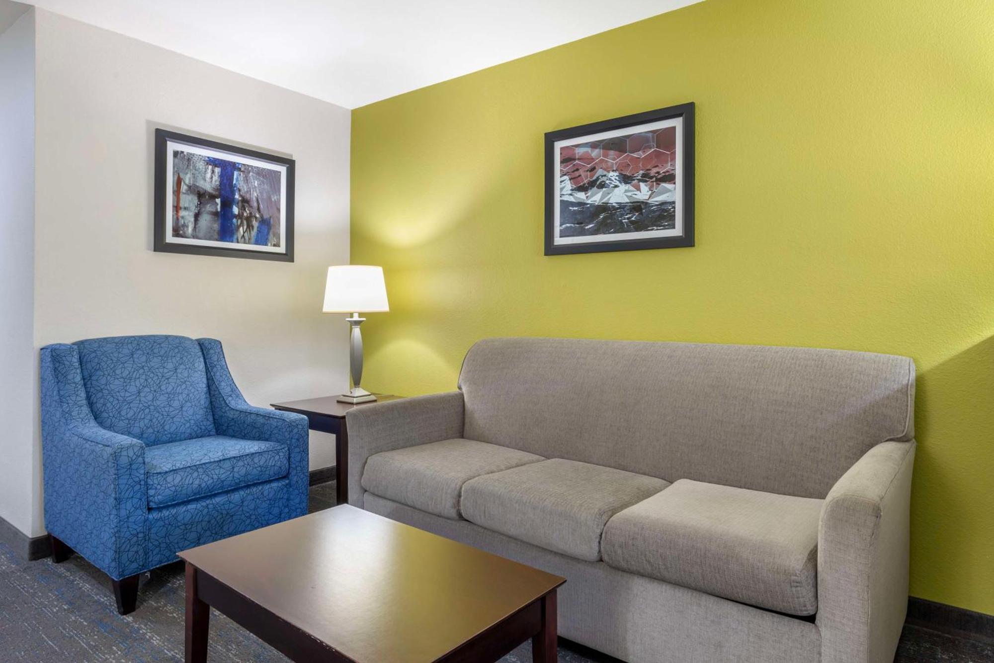 Best Western Plus Mansfield Inn And Suites Bagian luar foto