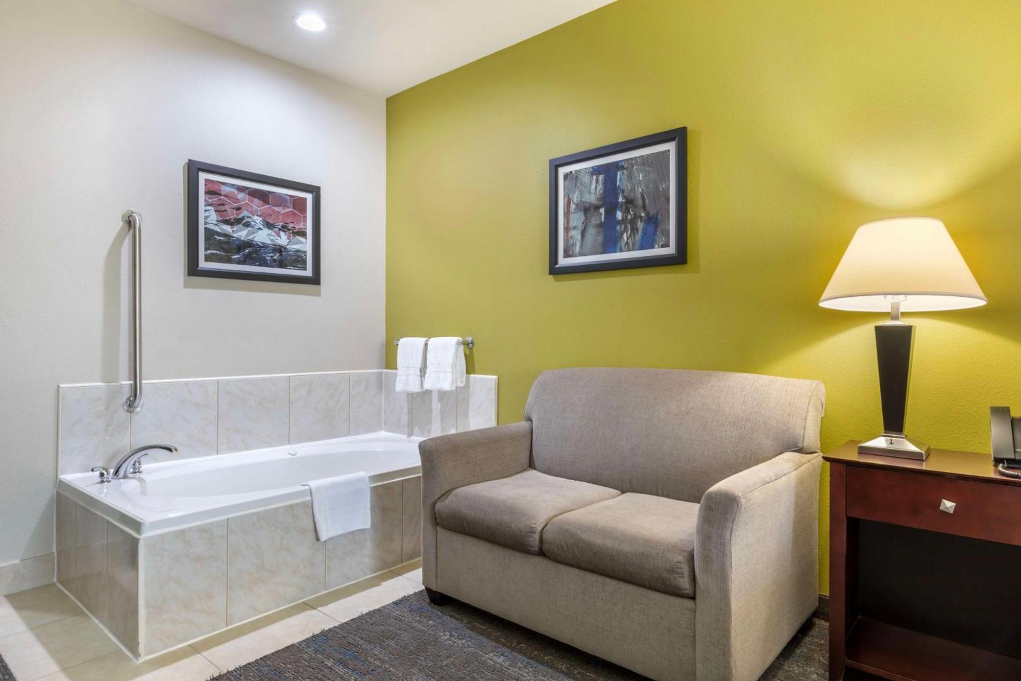 Best Western Plus Mansfield Inn And Suites Bagian luar foto