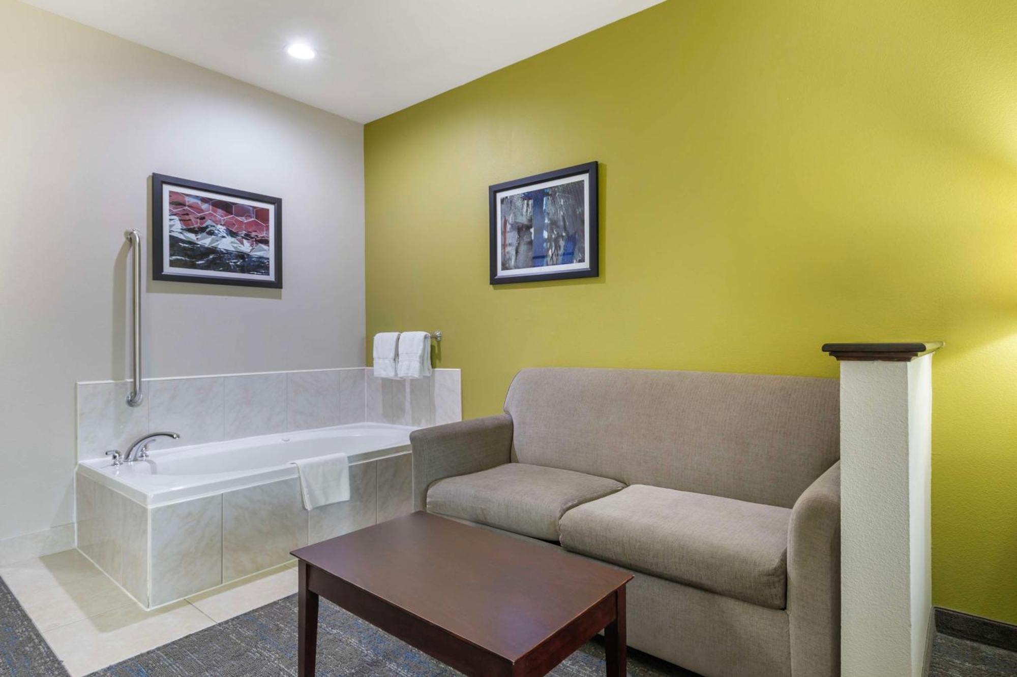 Best Western Plus Mansfield Inn And Suites Bagian luar foto